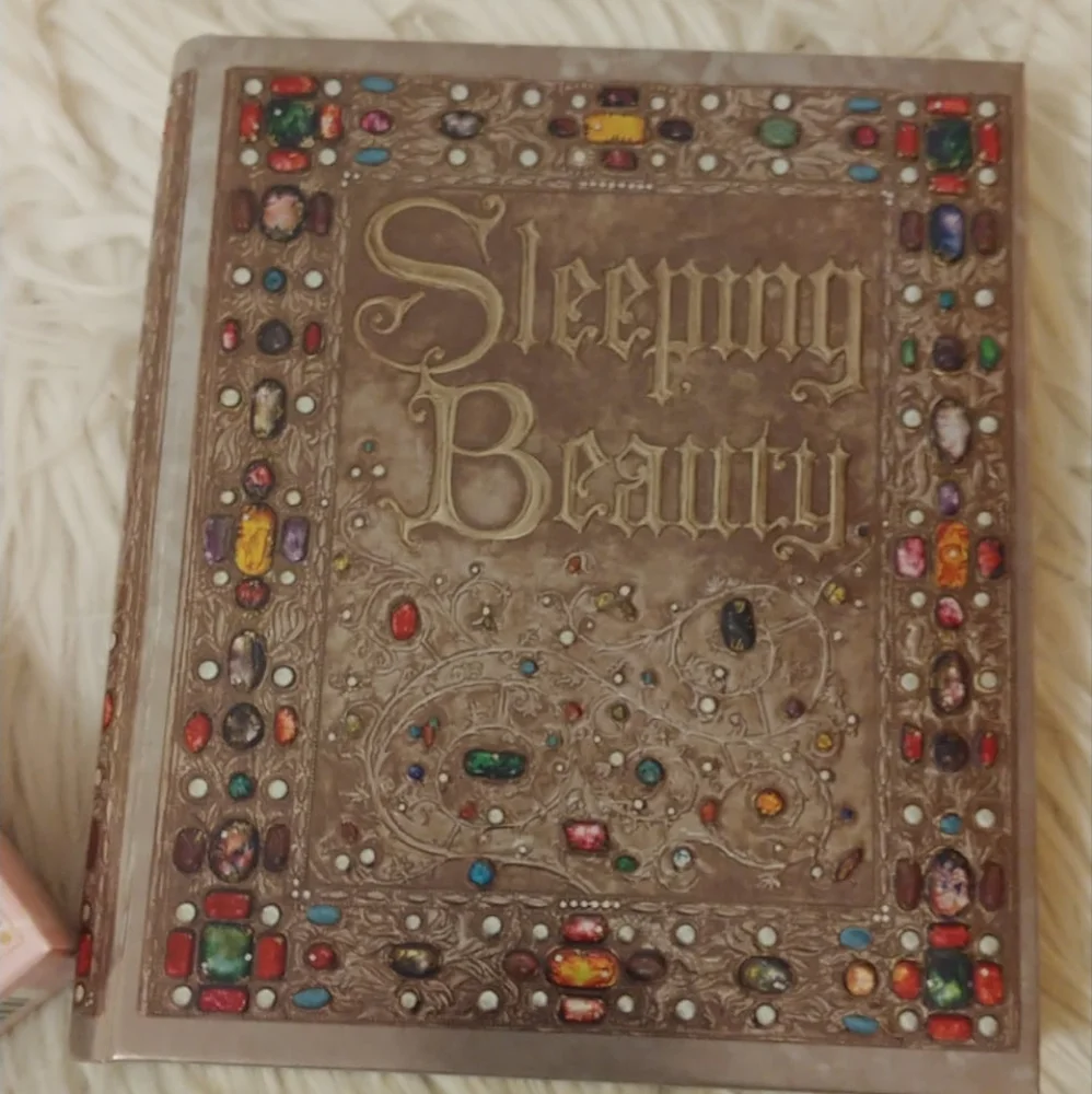 💖FIRM! NIB BESAME COSMETICS X DISNEY SLEEPING BEAUTY EYESHADOW PALATTE (RARE)
